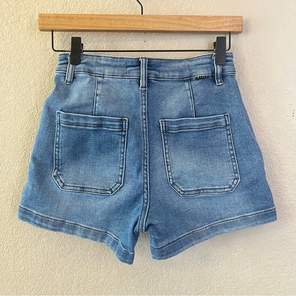 Risen Jeans Center Seam Denim Shorts Women’s Small Blue Stretch Casual - Picture 5 of 11
